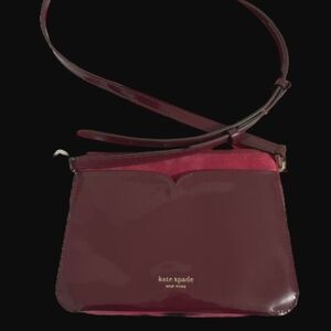Kate Spade Suede & Patent Leather shoulder bag in Burgundy